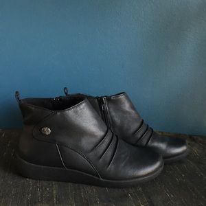 Earth Spirit, Black Ankle Booties, 8W
